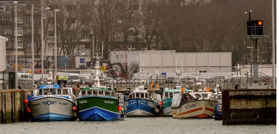 Des pêcheurs vont bloquer plusieurs ports européens pour protester contre la pêche électrique