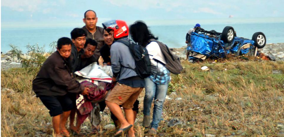 Bilan humain, pillage, polémique sur l'alerte... L'Indonésie après le séisme et le tsunami