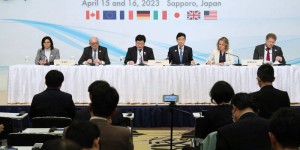 Le G7 veut « accélérer » sa sortie des énergies fossiles et cesser sa pollution plastique