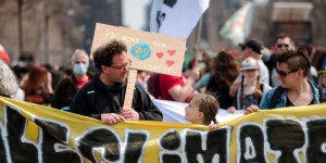 La couverture médiatique de la crise climatique favoriserait « déni et évitement », selon une étude suisse