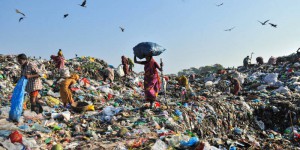 Traité contre la pollution plastique : pourquoi les négociations à Paris sont au point mort depuis 2 jours ?