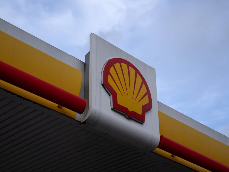 Shell ne prévoit plus de réduction de sa production de pétrole d’ici 2030