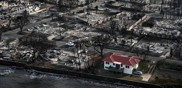Incendies à Hawaï : les images de la maison miraculeusement épargnée par les flammes