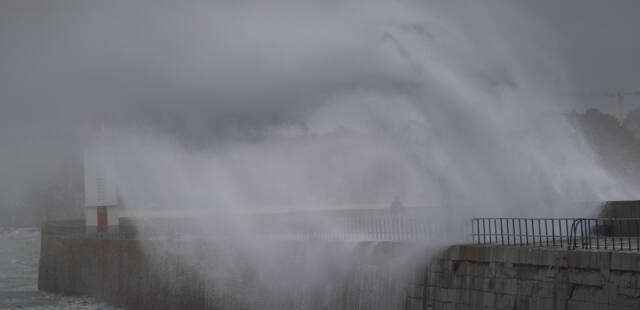 La tempête Ciaran frappera les côtes françaises ce mercredi, des vents jusqu’à 150 km/h attendus