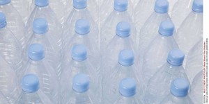 Climat : peut-on encore boire de l’eau en bouteille ?